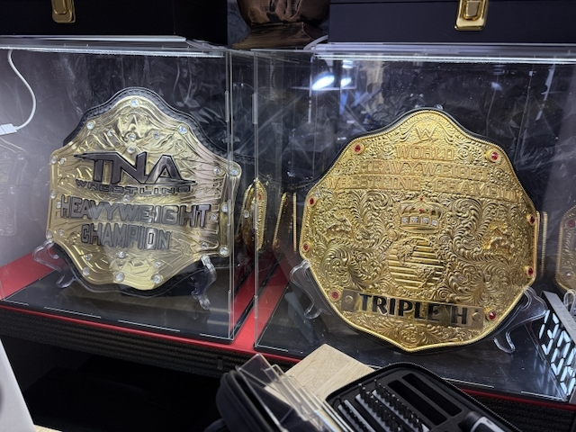 Plexiglass Belt Display Case
